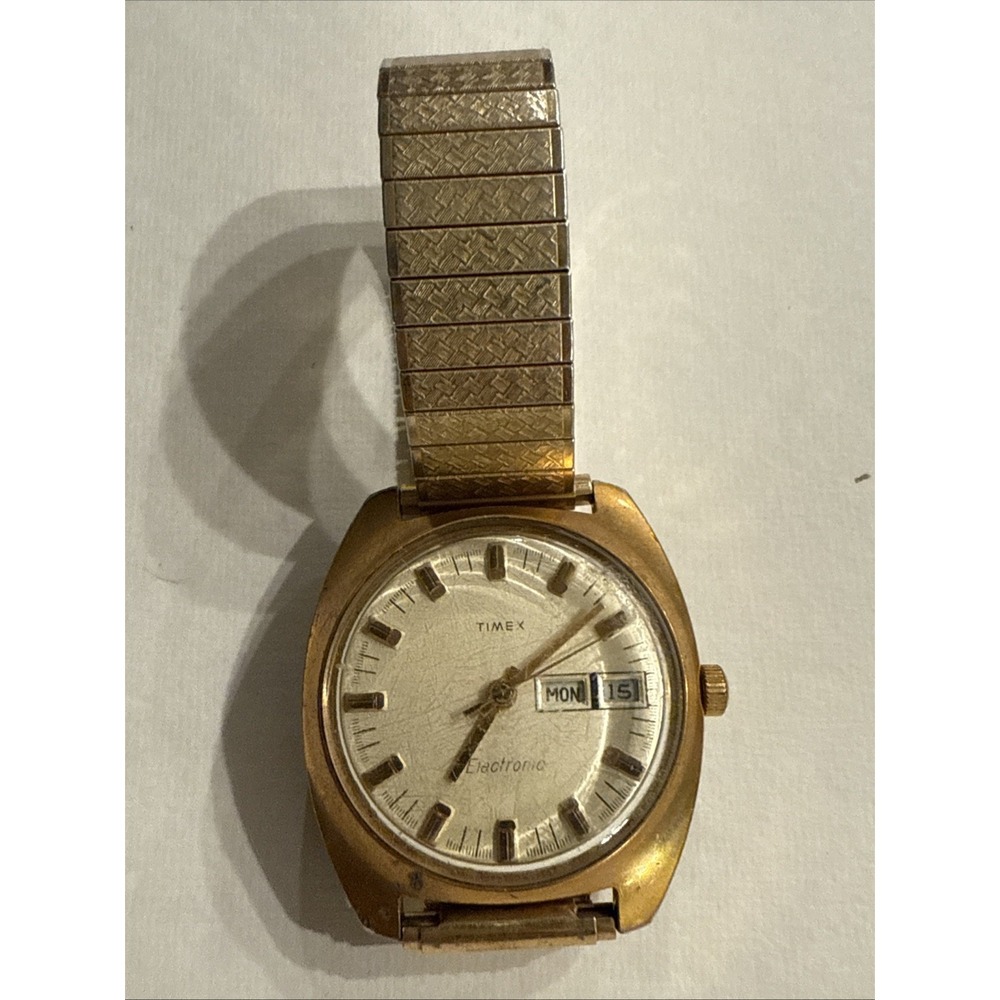 Vintage Timex Electronic Gold-Tone Day/Date Men's Watch Untested